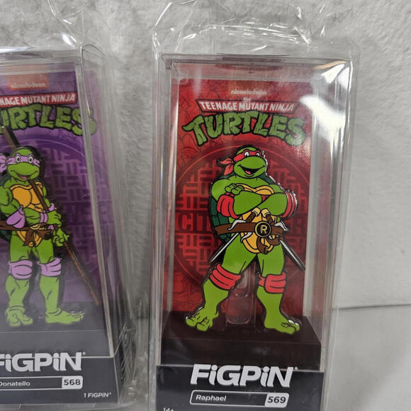 FiGPiN Set Of 4 Teenage Mutant Ninja Turtles Enamel Pins MINT 566 567 567 569 - Picture 3 of 7